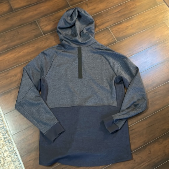 Lululemon Men’s Sweater - Picture 2 of 3